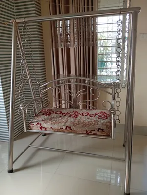 এস এস দোলনা