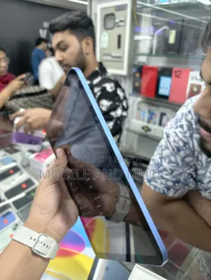 অ্যাপল ১২৮ জিবি ব্লু