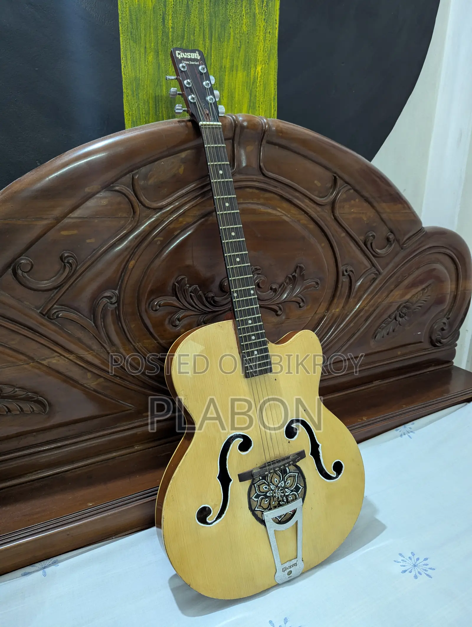 Gibson Crown Guitar