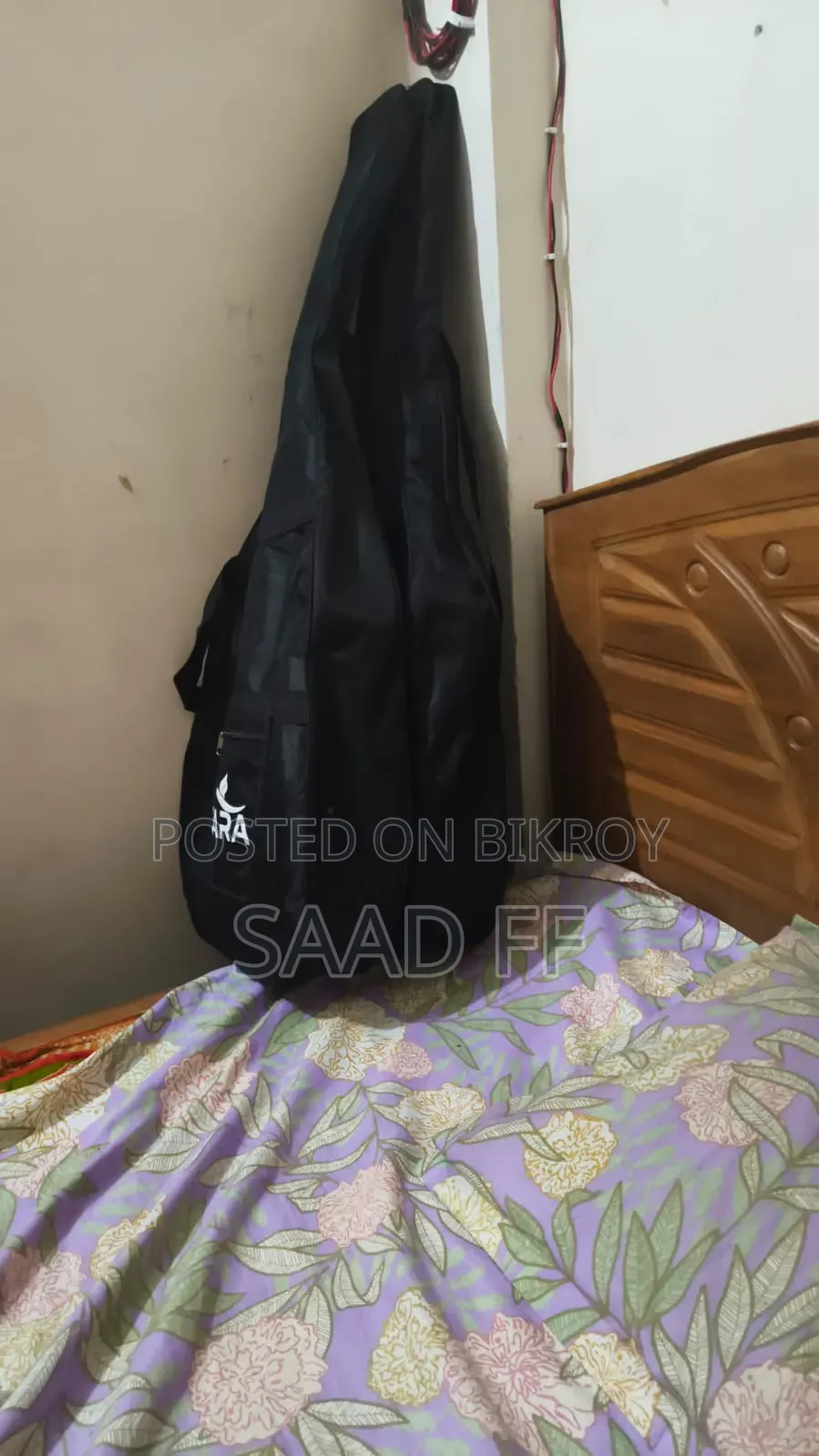 এই গিটার টি বিক্রি হবে