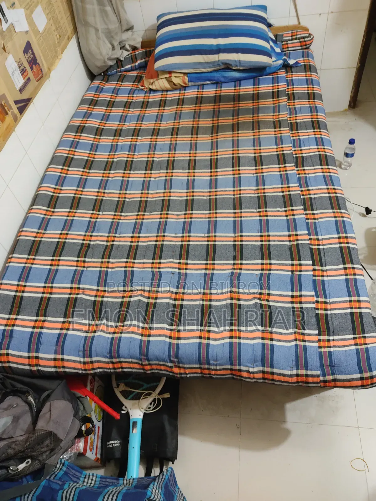Single Bed With 1 Mattress And 2 Pillows