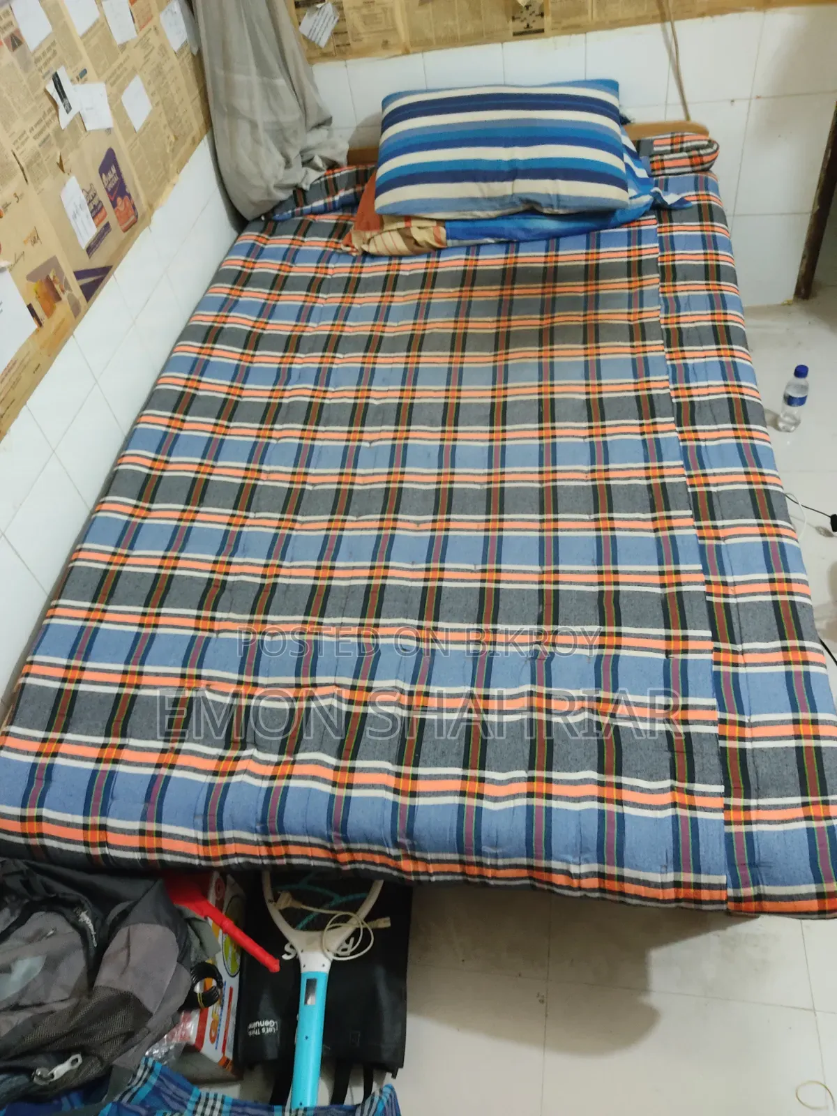 Single Bed With 1 Mattress And 2 Pillows
