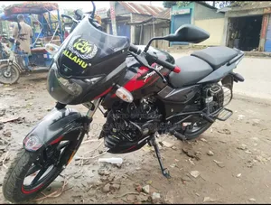 Bajaj Pulsar 150 2023 Red