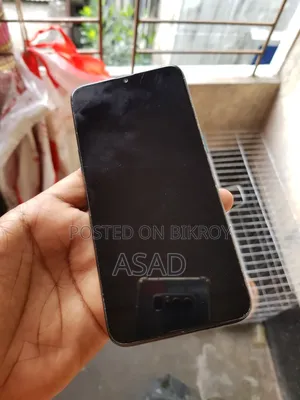 রিয়েলমি ব্ল্যাক