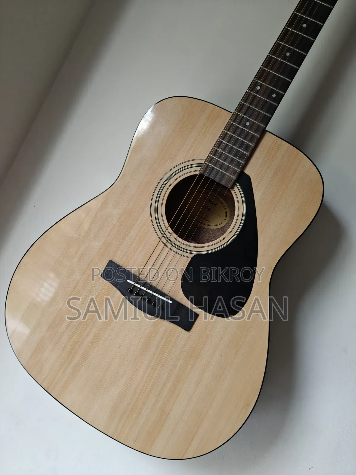 বিক্রয়ের জন্য ইয়ামাহা গিটার