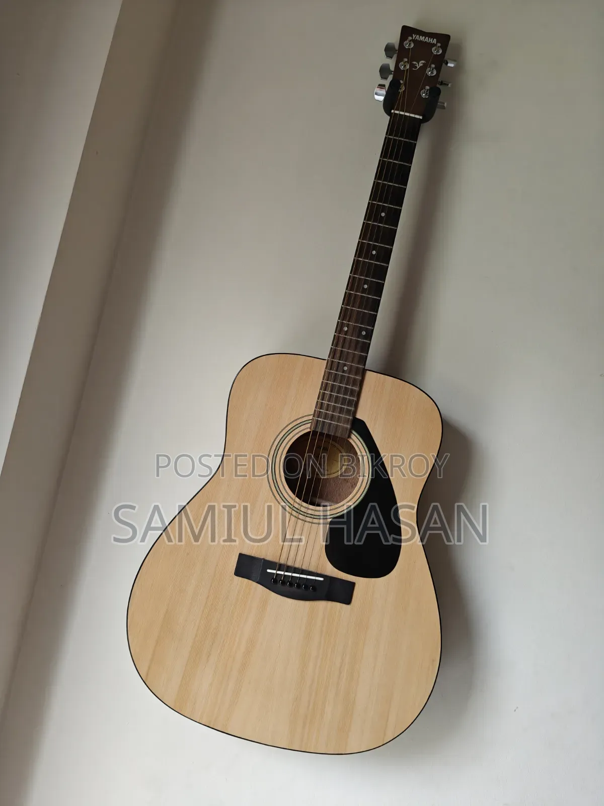 বিক্রয়ের জন্য ইয়ামাহা গিটার