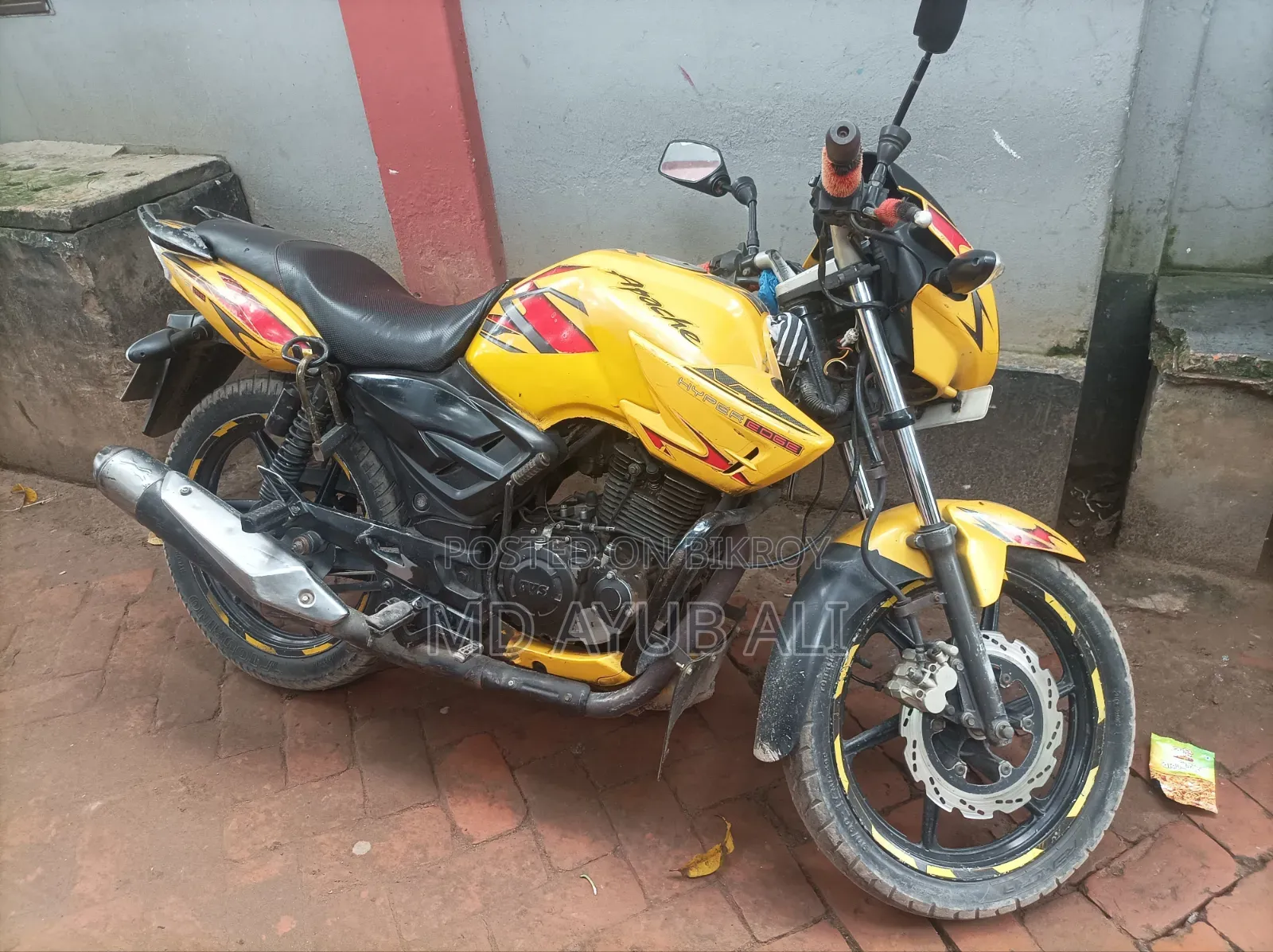 TVS Apache RTR 160 2V 2016 Yellow