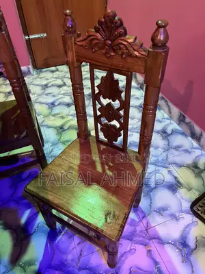 ডাইনিং টেবিল সাথে ৬ টি চেয়ার