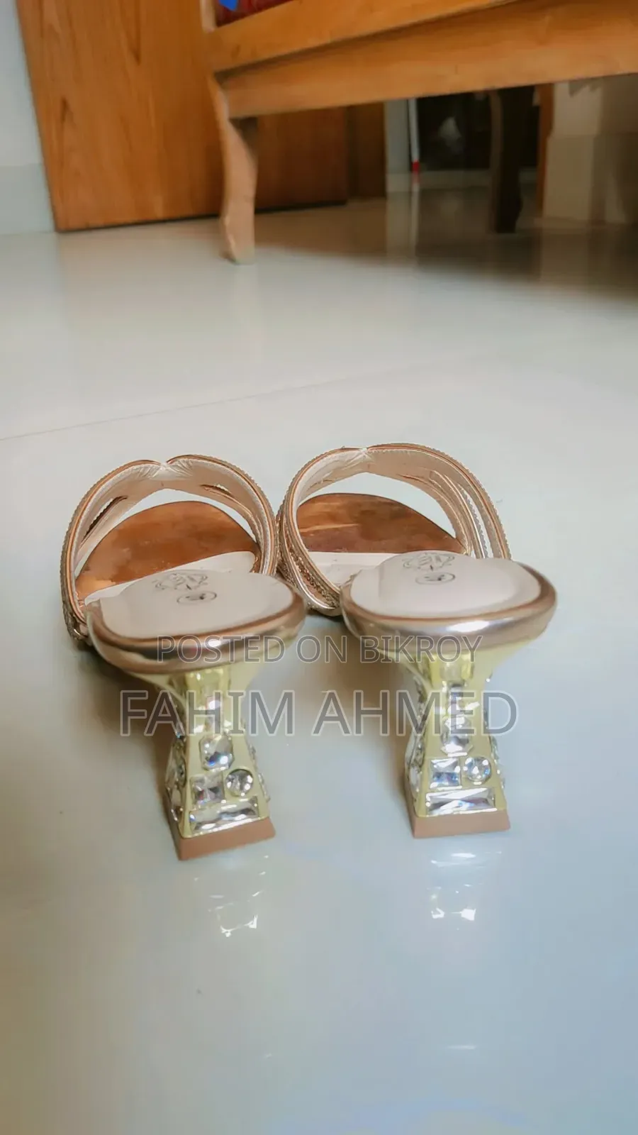 হাই হিল স্যান্ডেল