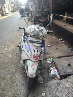 TVS Wego 2016 White