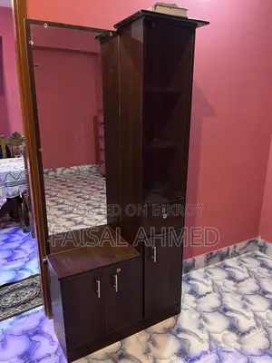 ড্রেসিং টেবিল
