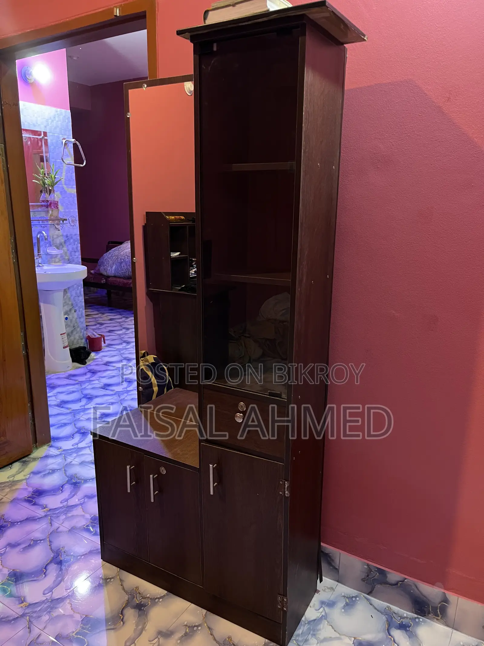 ড্রেসিং টেবিল
