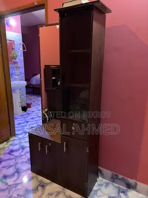 ড্রেসিং টেবিল