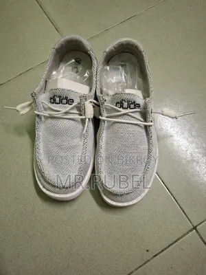 39 Size Hey Dude Shoes