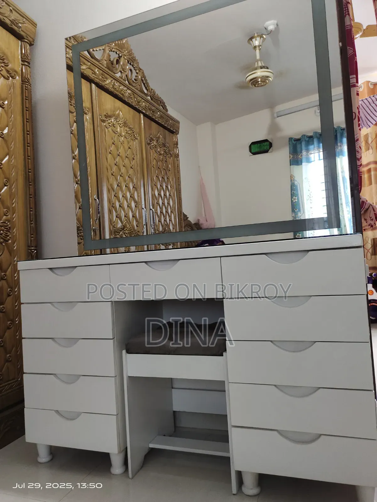 আকর্ষণীয় ভ্যানিটি