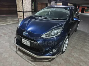 টয়োটা অ্যাকুয়া ২০১৮ ব্লু