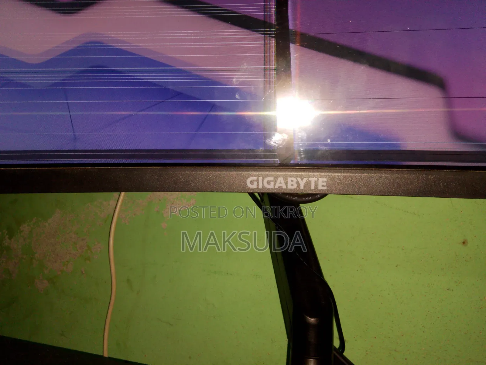 Monitor has an issue and needs to be fixed. I am selling it because I don't want to repair it.
