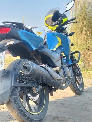 Hero Hero Hunk 150R Dual Disc ABS 2022 Blue