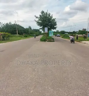 30/150ft Corner 3 Katha South/East At Sector-25