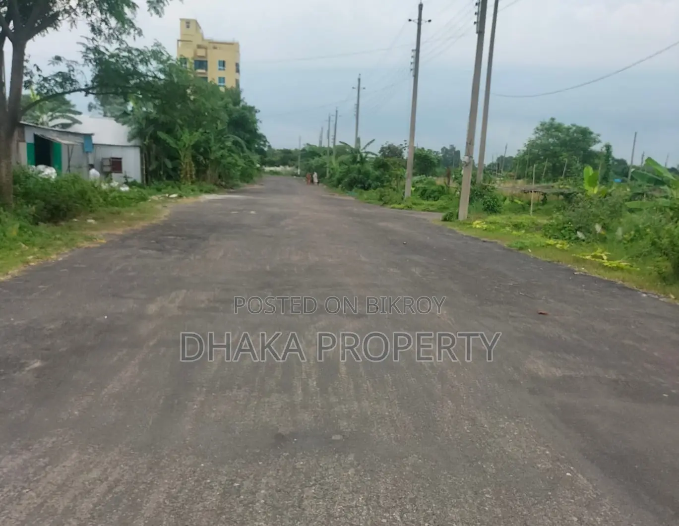 সেক্টর-২৫ এ ৭৫ ফুট ৭৫ কাঠা লেক ফরেস্ট দক্ষিণমুখী