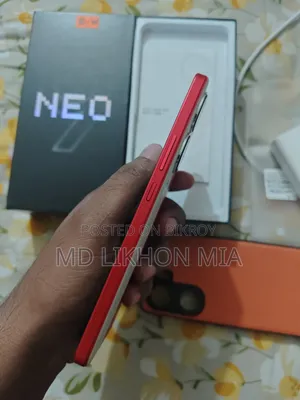 আইকিউওও ২৫৬ জিবি ব্ল্যাক