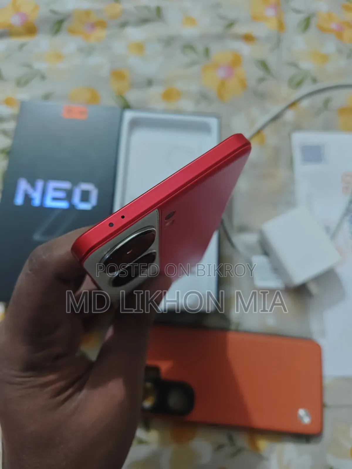 আইকিউওও ২৫৬ জিবি ব্ল্যাক