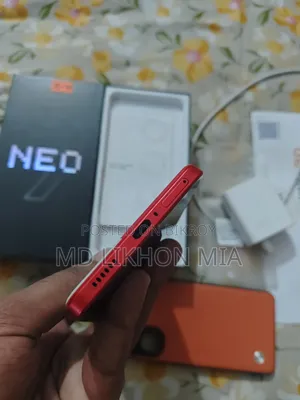 আইকিউওও ২৫৬ জিবি ব্ল্যাক