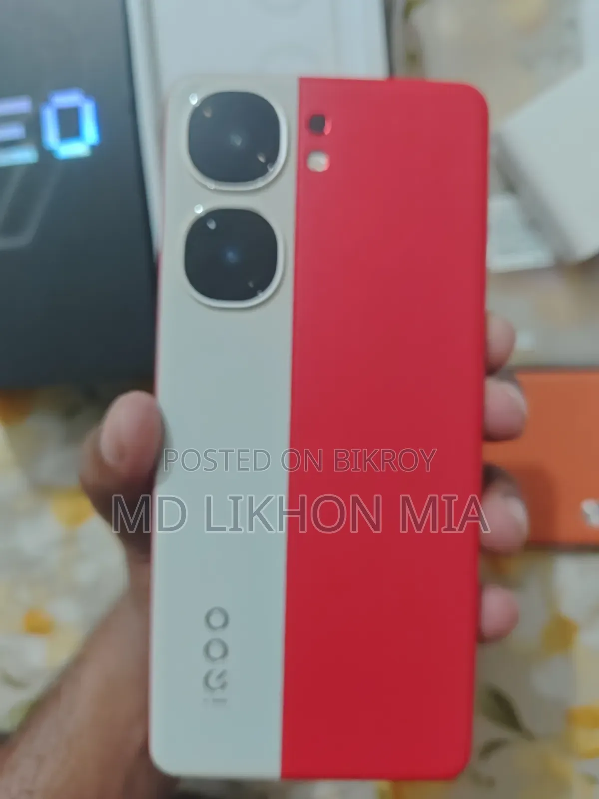 আইকিউওও ২৫৬ জিবি ব্ল্যাক