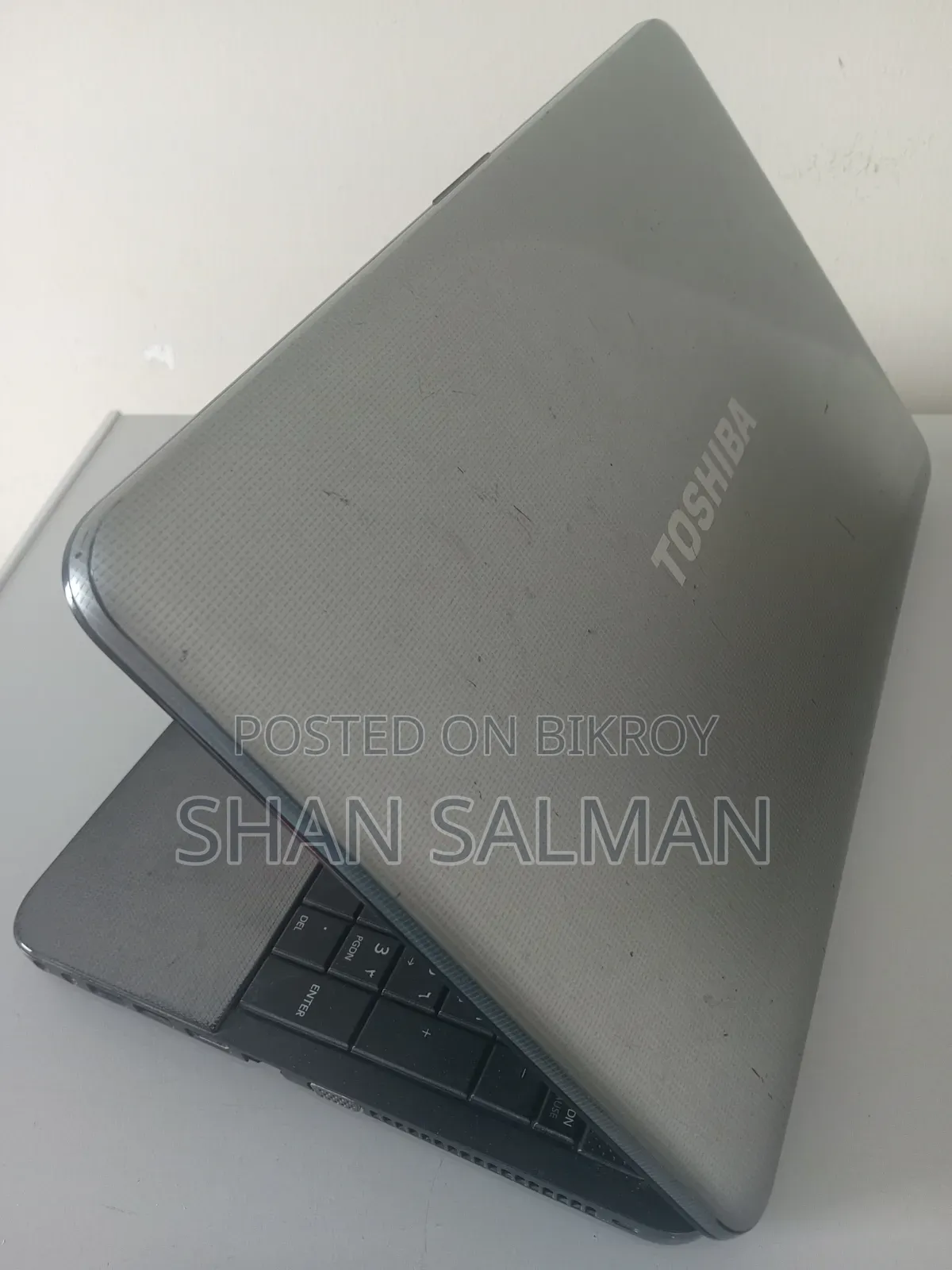Laptop Toshiba Satellite C850 4GB Intel Core i5 SSD 256GB