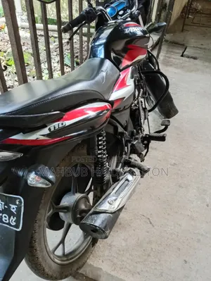 বাজাজ ডিসকভার ১১০ ২০২৫ কালো
