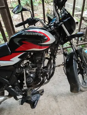বাজাজ ডিসকভার ১১০ ২০২৫ কালো