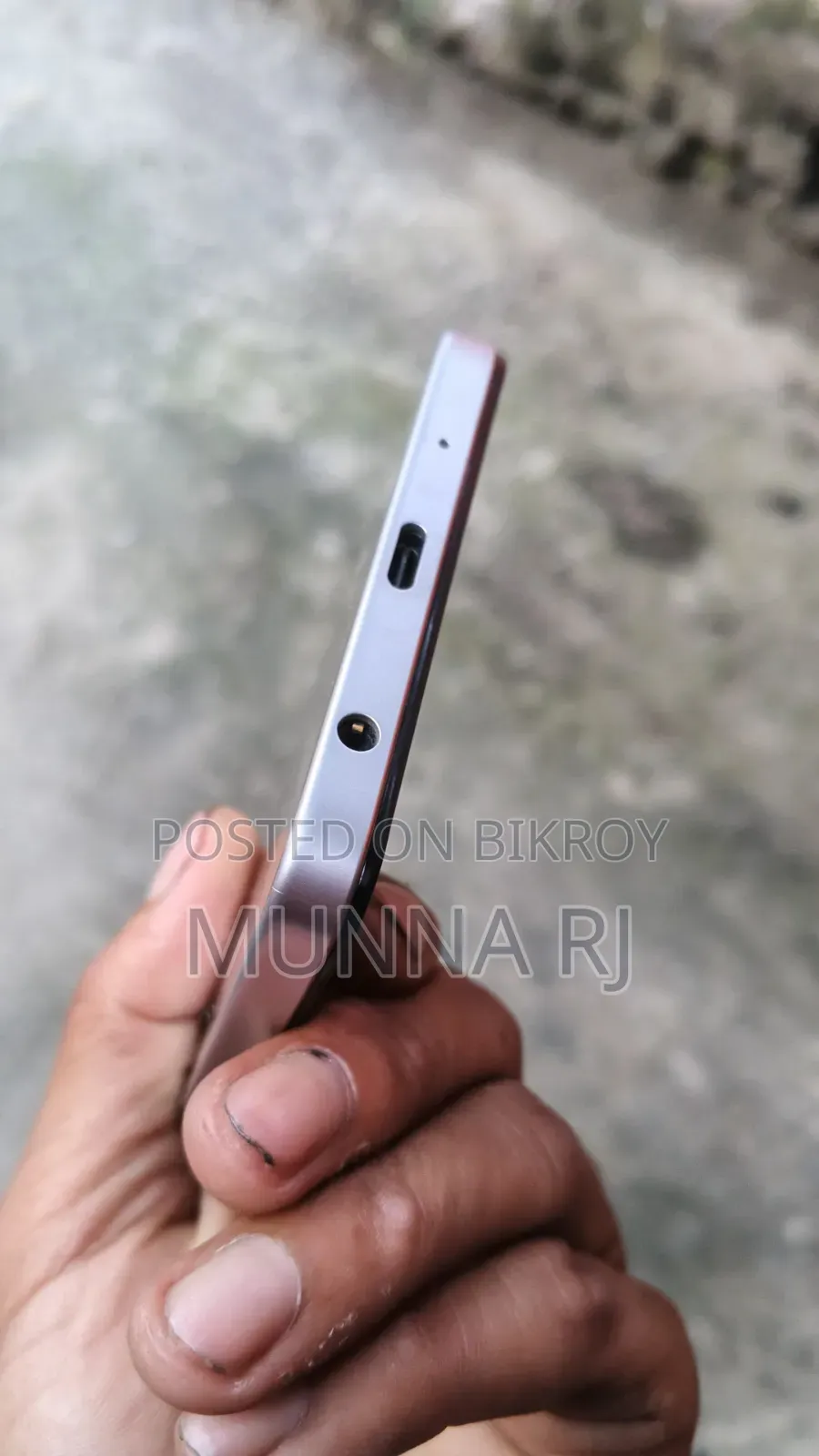 Vivo Y04 128 GB Gold