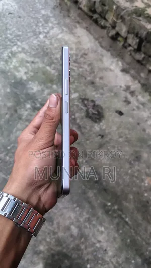 Vivo Y04 128 GB Gold