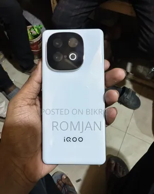 ভিভো আইকিউওও জেড১০ টার্বো প্রো ২৫৬ জিবি সাদা