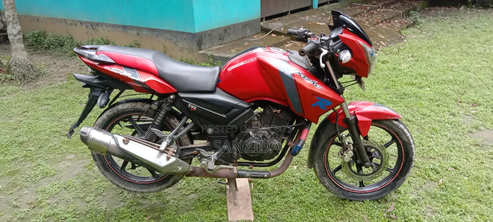 টিভিএস অ্যাপাচি আরটিআর ১৬০ ২ভি ২০১৭ লাল