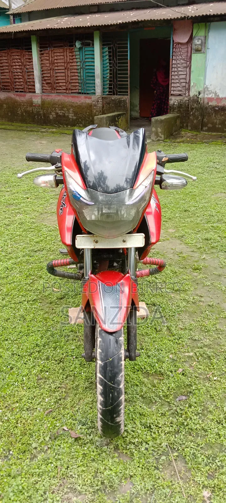 টিভিএস অ্যাপাচি আরটিআর ১৬০ ২ভি ২০১৭ লাল