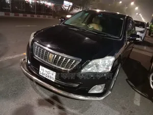টয়োটা প্রিমিয়ো ২০১৩ কালো