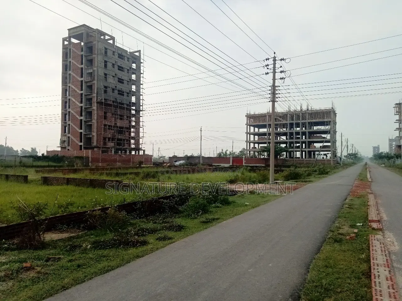 L-Block//5 Katha//Southfacing//Near 300 Feet//Plot Sale in Bashundhara