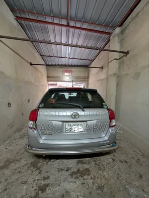 টয়োটা করোলা ২০১২ সিলভার