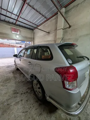টয়োটা করোলা ২০১২ সিলভার