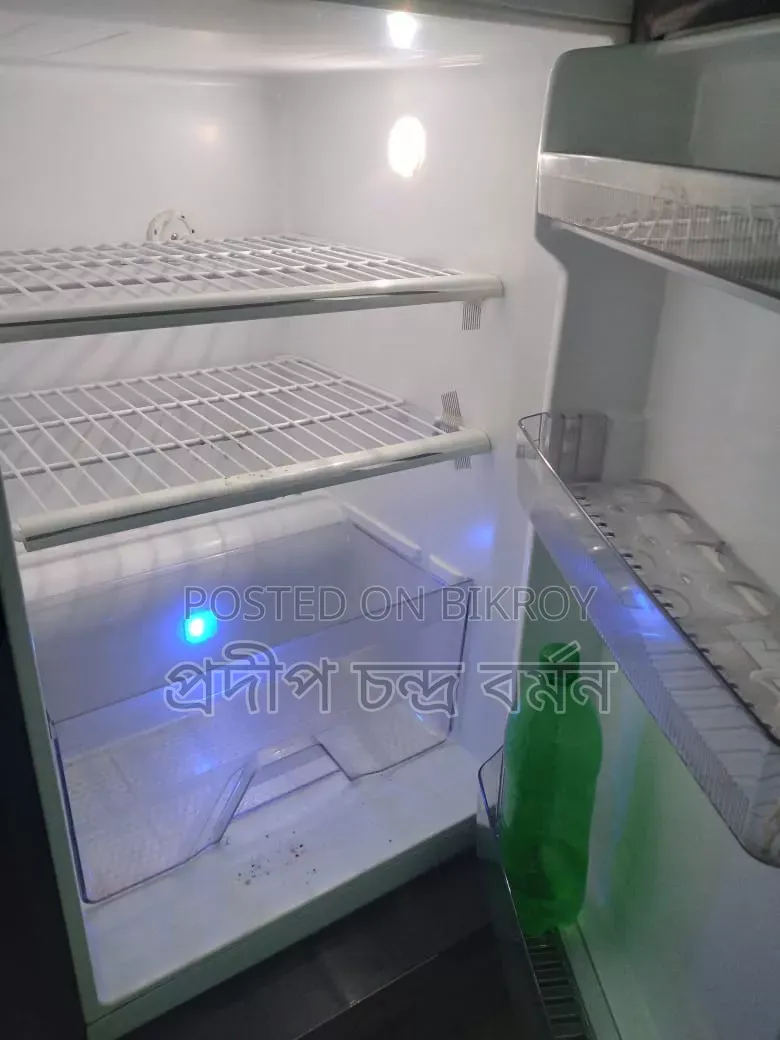 Walton WFB-ZED 220/240L Fridge – 6 Months Used, Excellent Condition