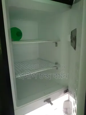 Walton WFB-ZED 220/240L Fridge – 6 Months Used, Excellent Condition