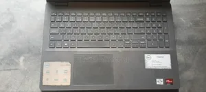 Laptop Dell Inspiron 15 4GB AMD HDD 1TB