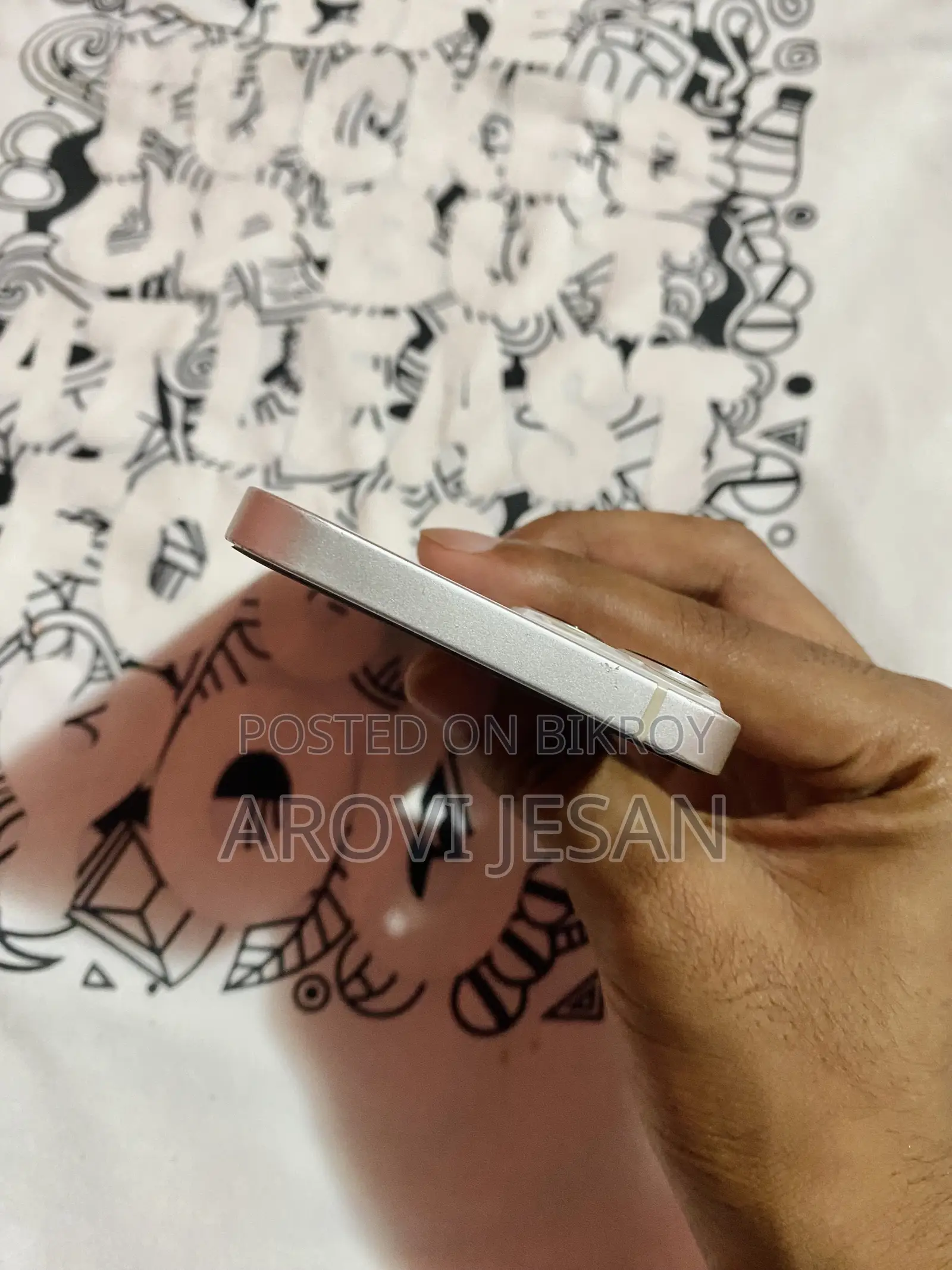অ্যাপল আইফোন ১৩ ১২৮ জিবি সাদা