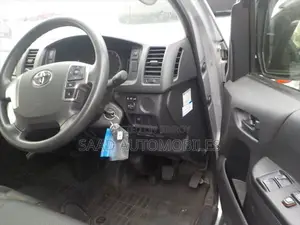 Toyota HiAce 2021 Silver