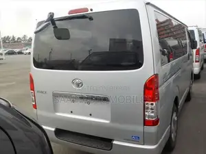 Toyota HiAce 2021 Silver