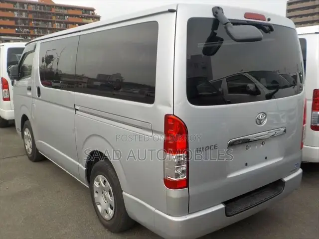 Toyota HiAce 2021 Silver