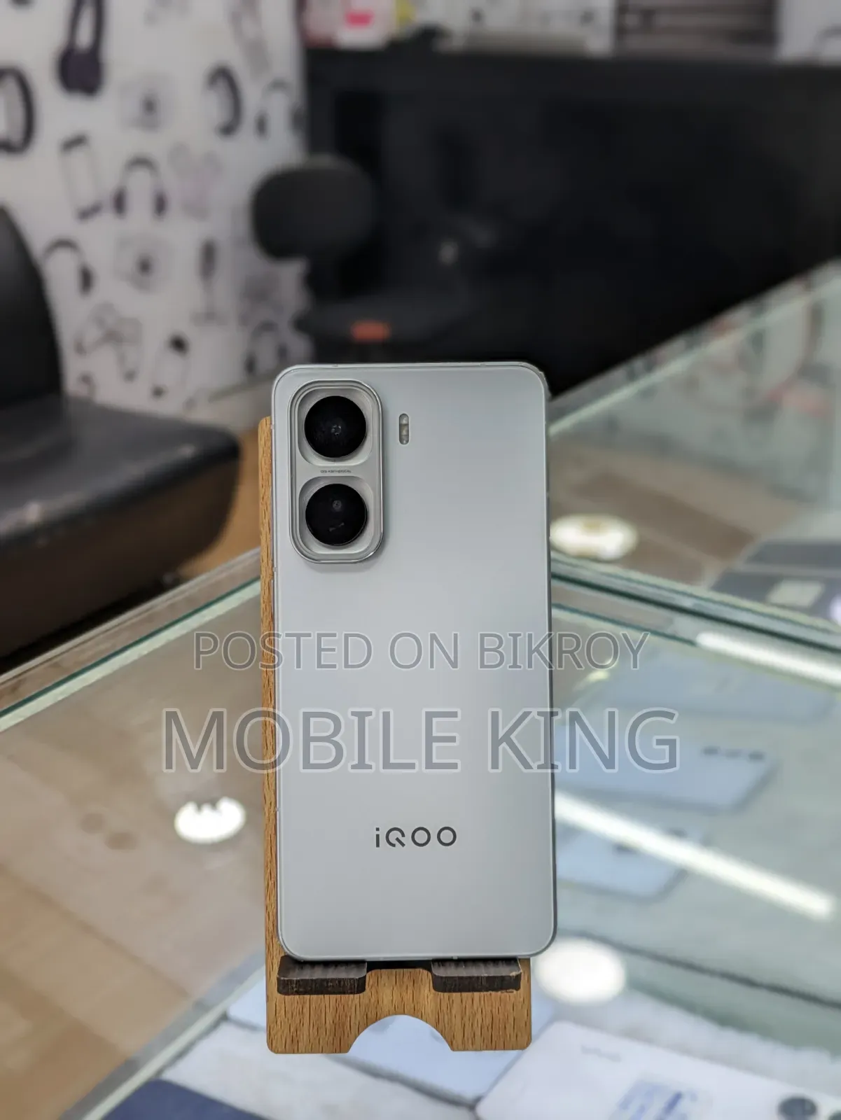 iQOO 11 ২৫৬ জিবি সাদা