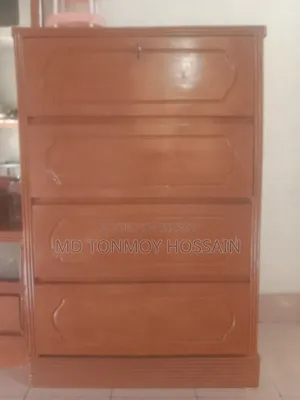 ব্যবহৃত কাঠের আসবাবপত্র