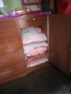 Wardrobe very good